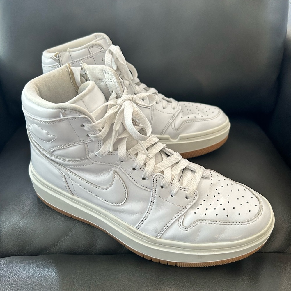 Nike Air Women’s White High Top Sneakers 10